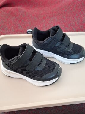 wonder nation Black and White Kids Velcro Sneakers